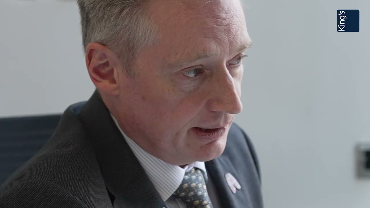 Persistent Cough | Benign Fibrothorax | Thoracic Surgeon Dr James Aitchison | King